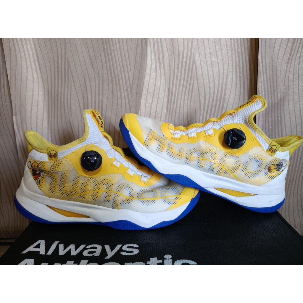sepatu badminton kumpo boa