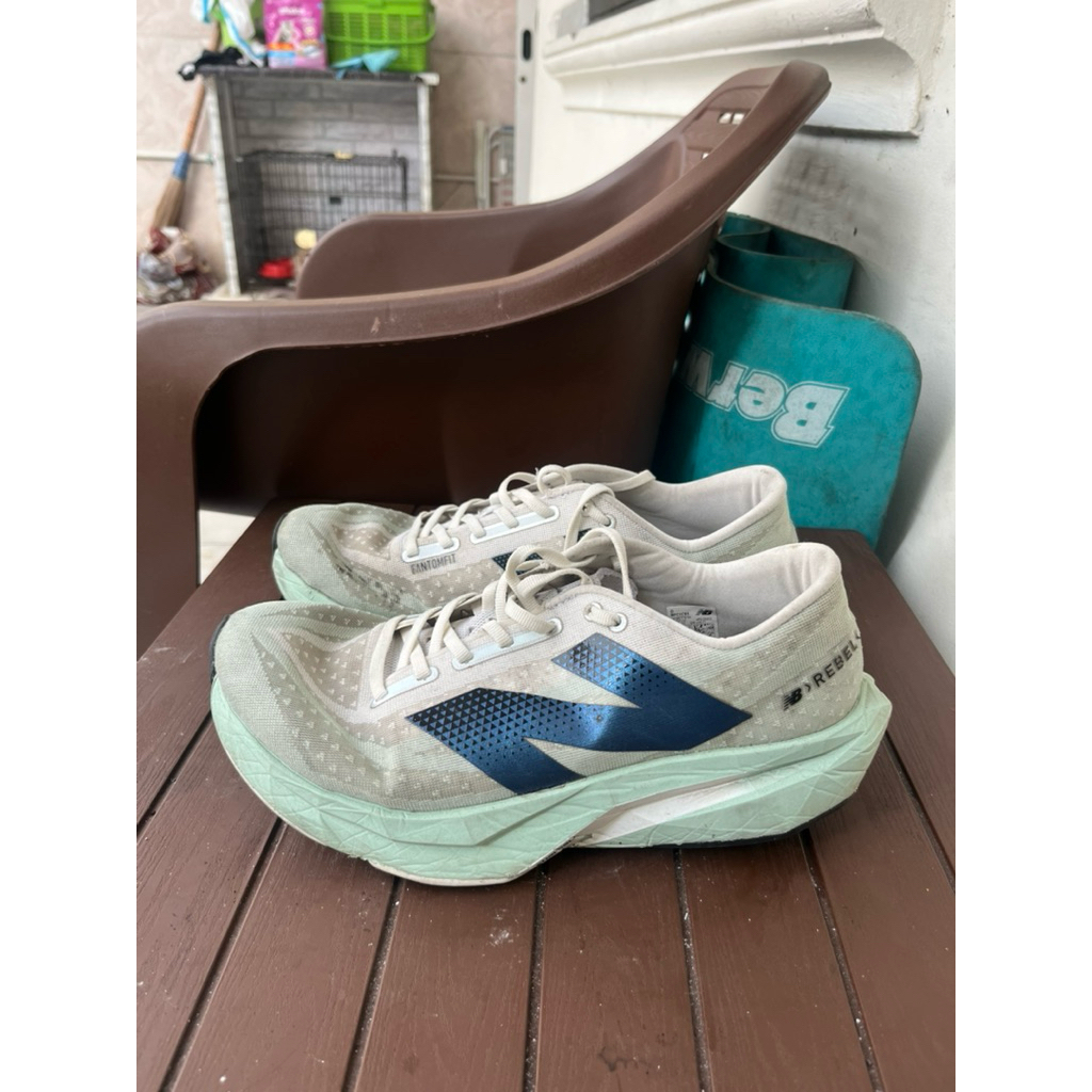 New Balance rebelv4 second ori
