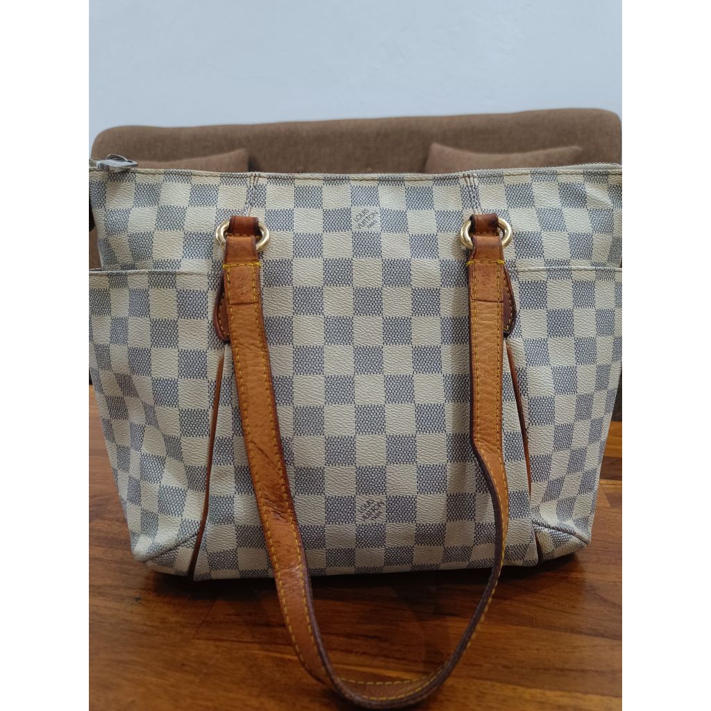 Preloved tas tote LV Totally Azure