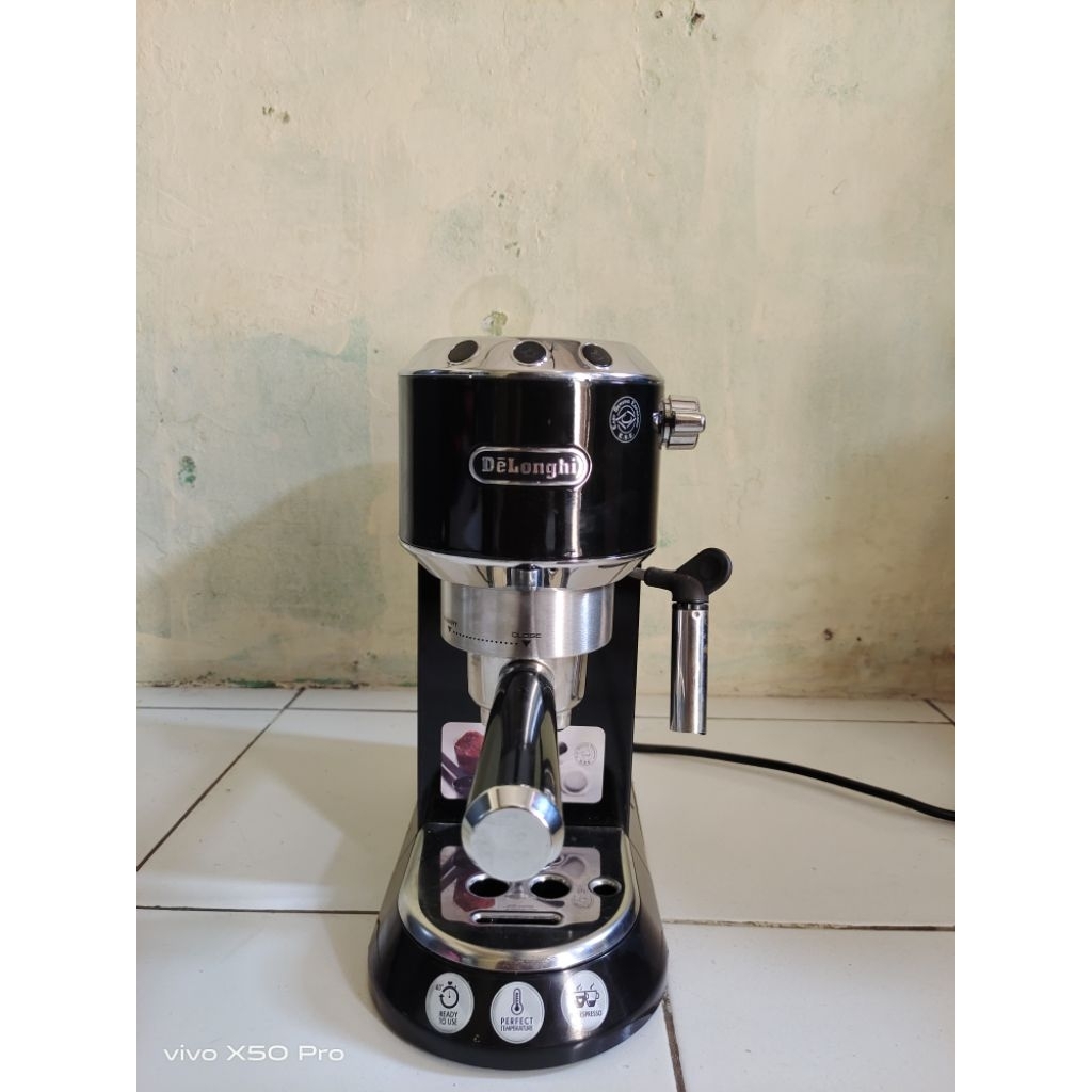 Mesin Kopi Delonghi EC680.BK