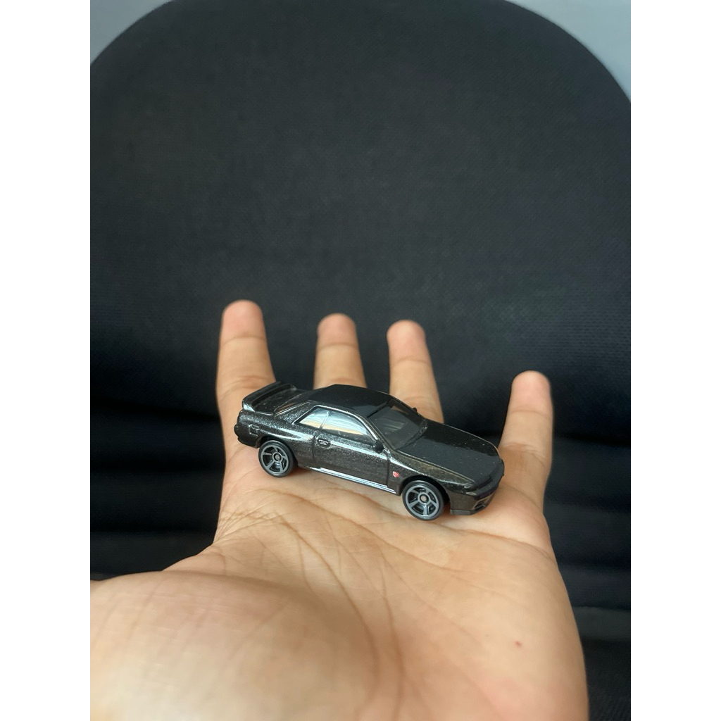 hotwheals nisan skyline r32