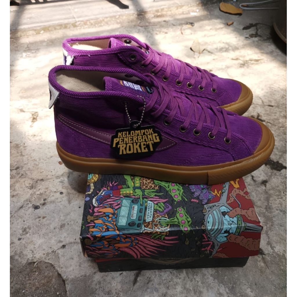 Sepatu Compass X KPR