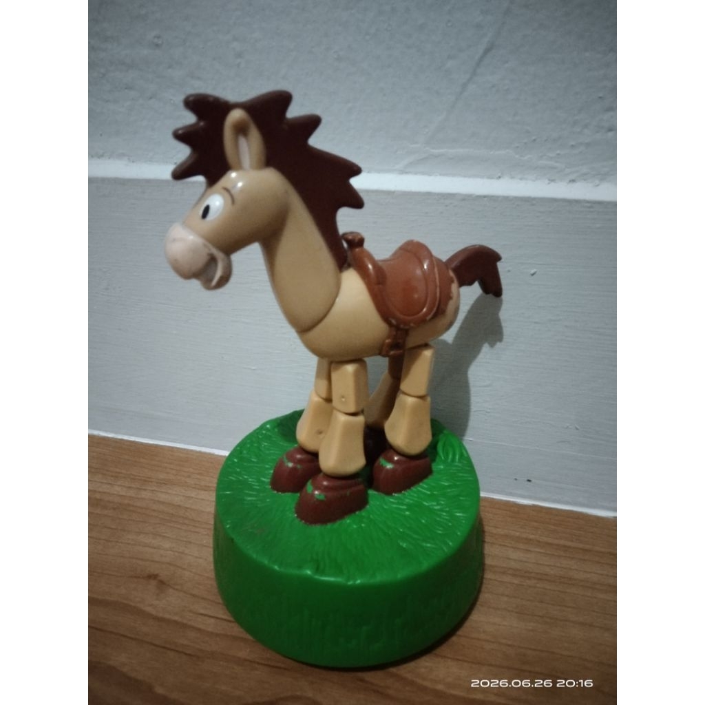 Mainan preloved happy meal mcd 1999 vintage toys story 2 bulls eye kuda woody disney