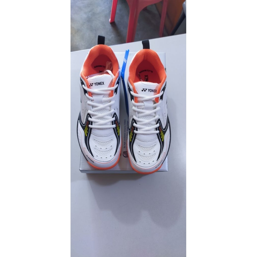 Sepatu yonex ori mach3 oren putih