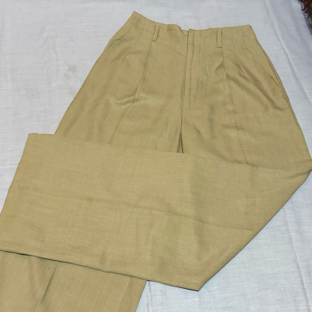 pl celana loose pants kulot GU ivory cream