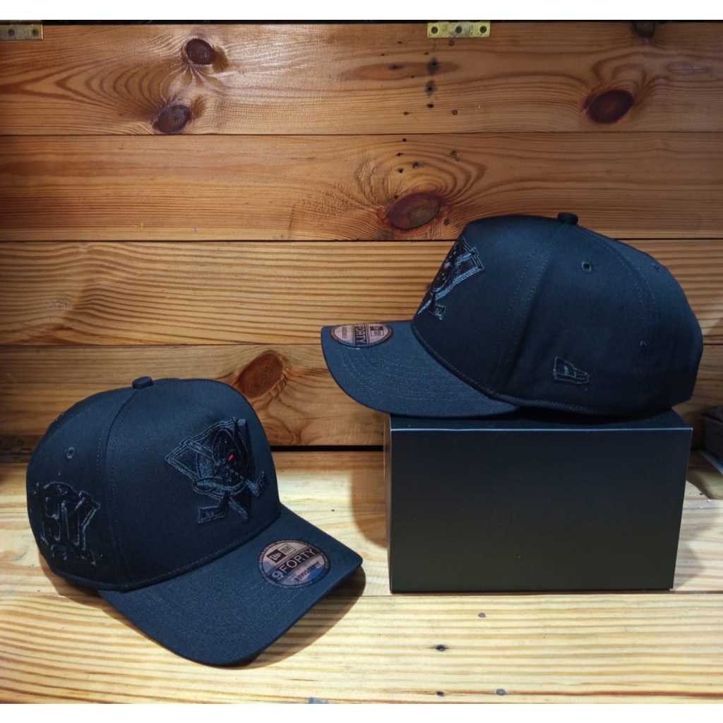 Topi Anaheim Mighty Ducks Premium Bahan Katun Twill - Triple Black Edition