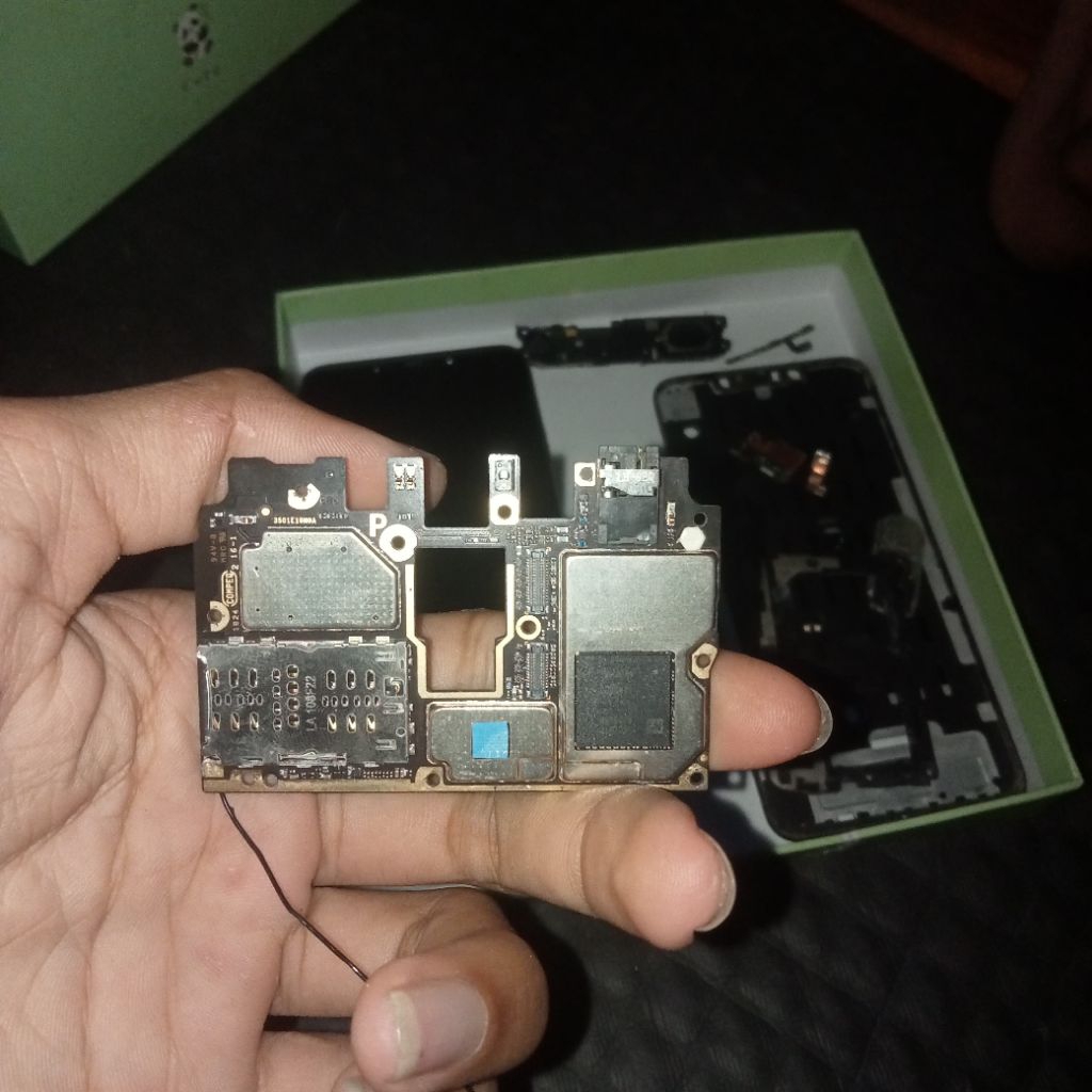Mesin / Mainboard POCO F1 Copotan