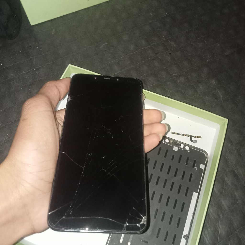 POCO F1 LCD Normal Minus no Baterai | Layar Retak