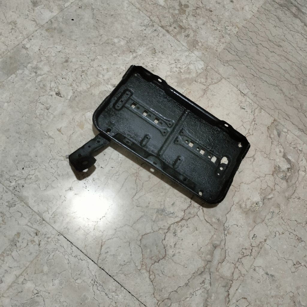 Tatakan aki mercy tiger w123