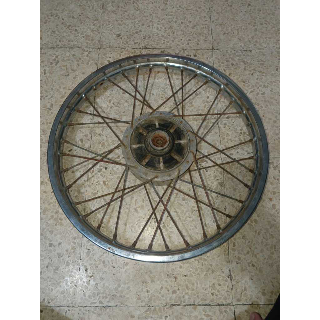 Velg Ruji Belakang Suzuki Shogun 110 Smash Ring 17 ( velg dan ruji berkarat ) Bekas