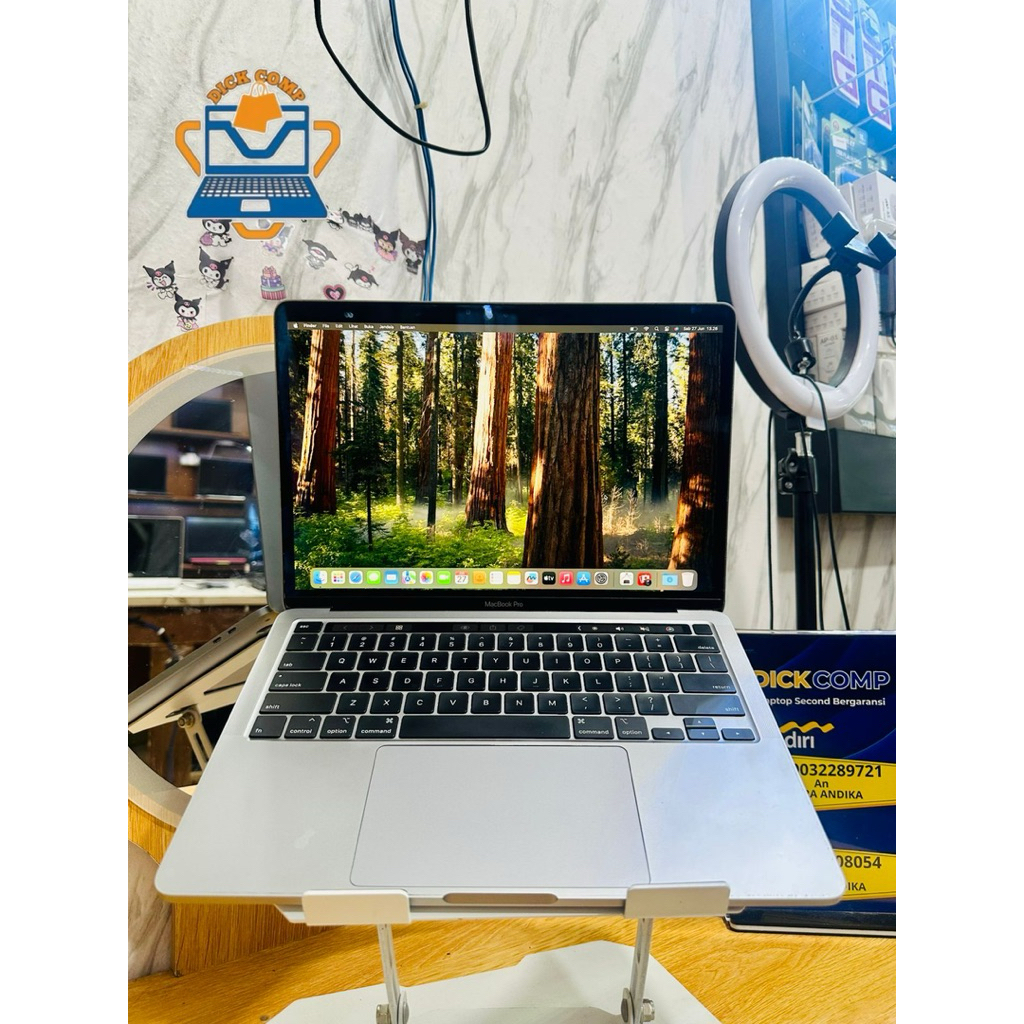 MacBook Pro 2020. core i5. ram 8/256gb ssd. normal