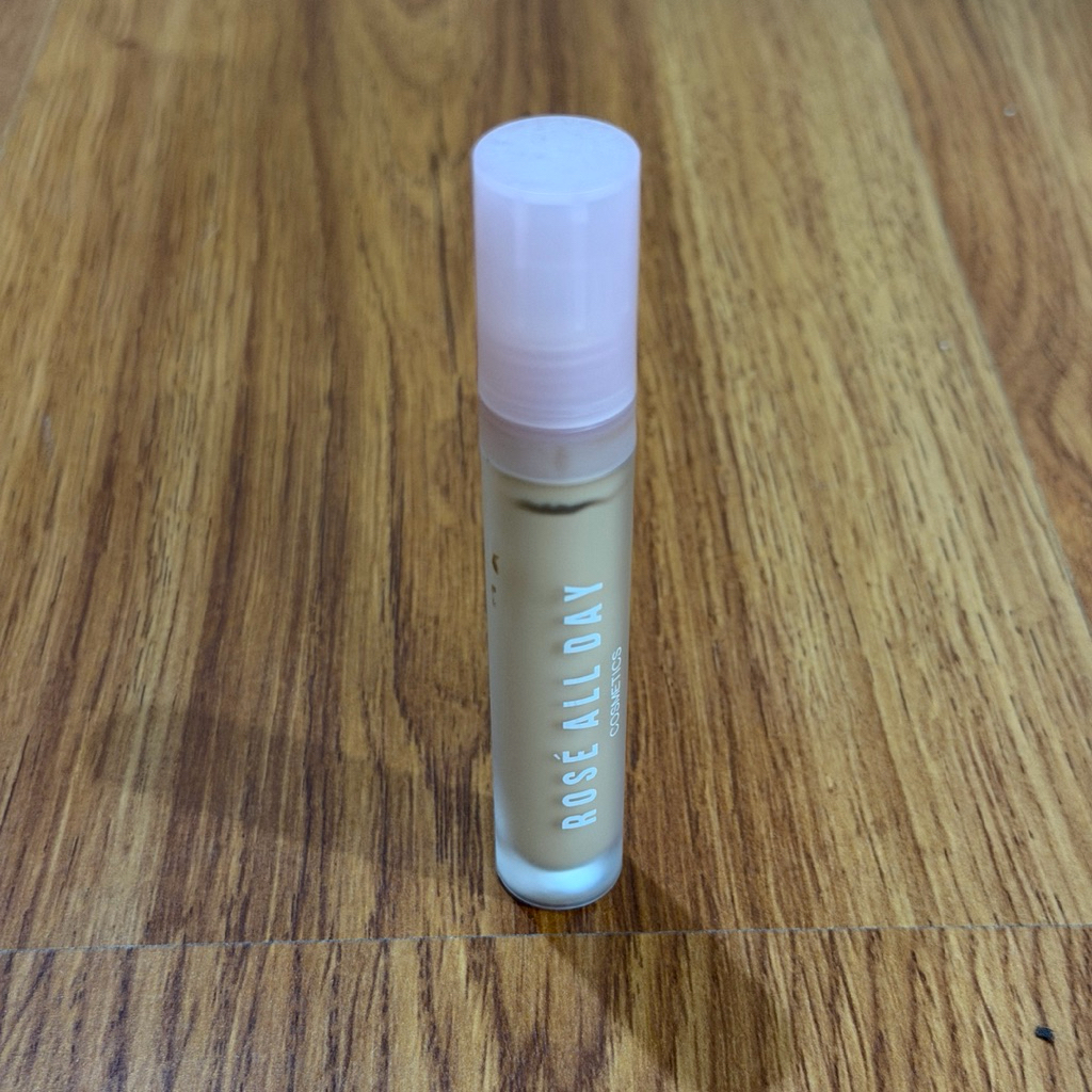 (Preloved) - ROSE ALL DAY NEWEST CONCEALER SHADE WARM BEIGE