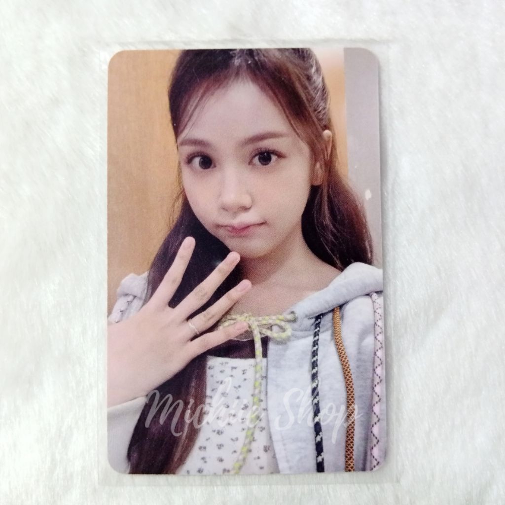 Photocard Hearts2Hearts Carmen Focus Starriver 2.0 A Official | Photocard Carmen Hearts2Hearts SR 2.