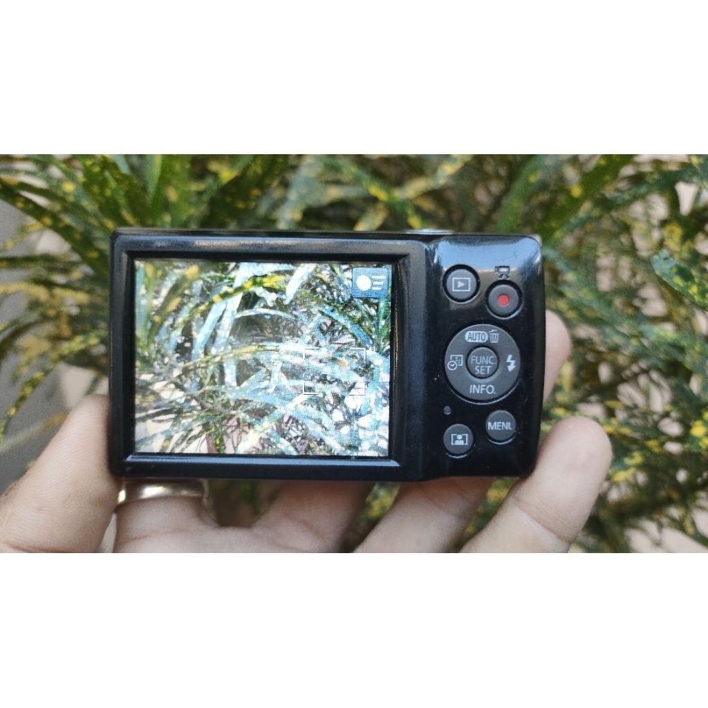 canon Ixus 185