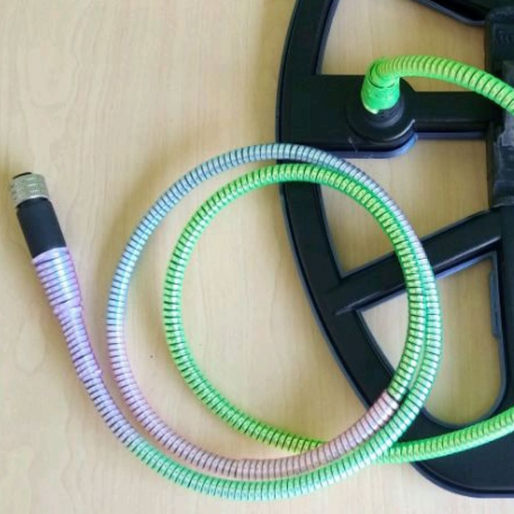 Pelindung kabel coil metal detektor warna random