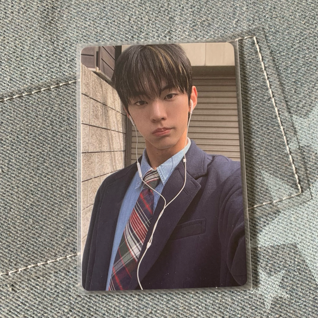 [OFFICIAL] Photocard Dohoon Lucky Ver sparkling Blue
