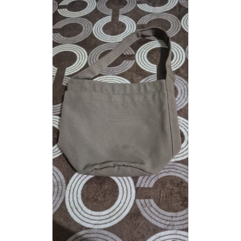 PRELOVED TOTE BAG UNIQLO