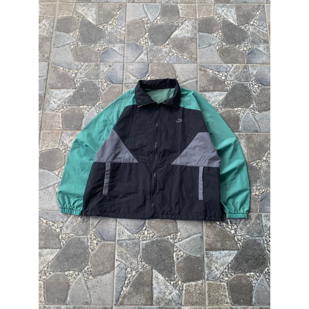Centong Windbreaker Big Logo Jacket