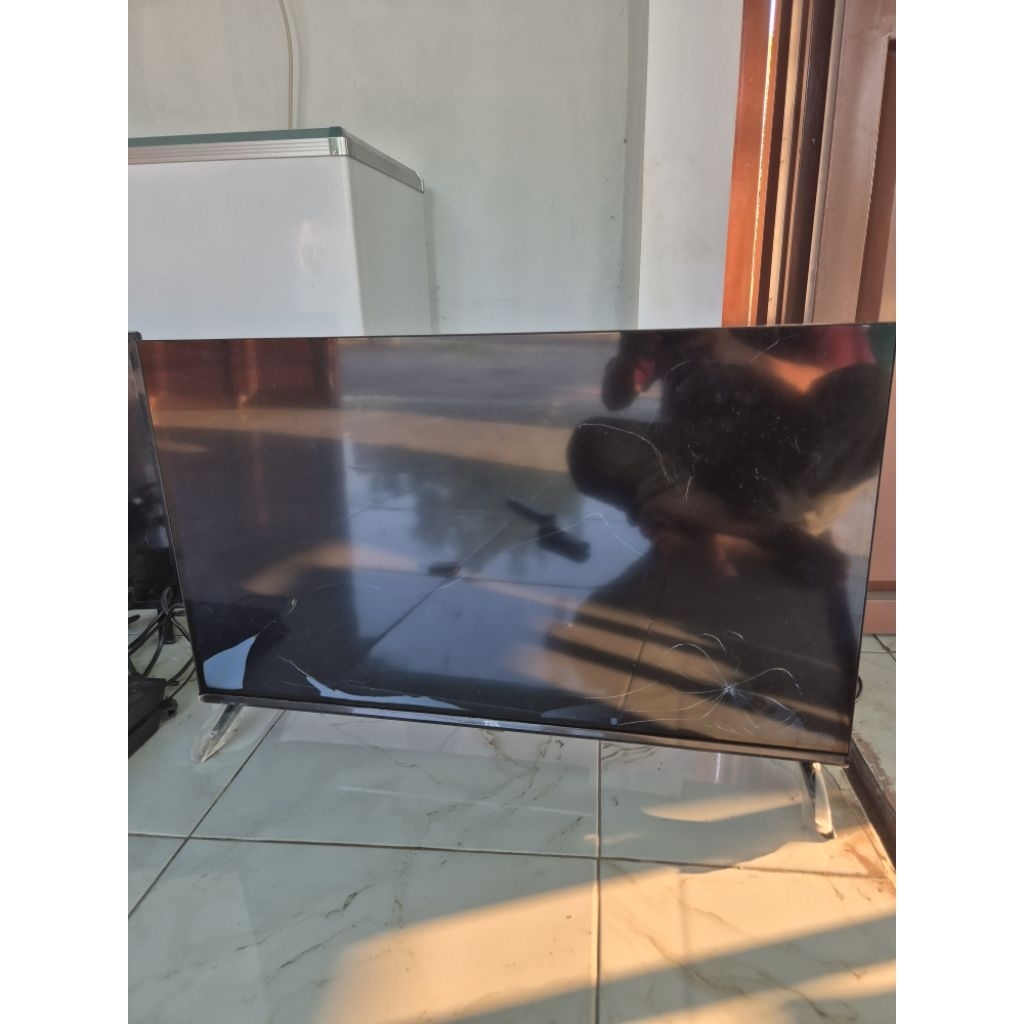 tv led tcl android 32 inc rusak pecah 32A9