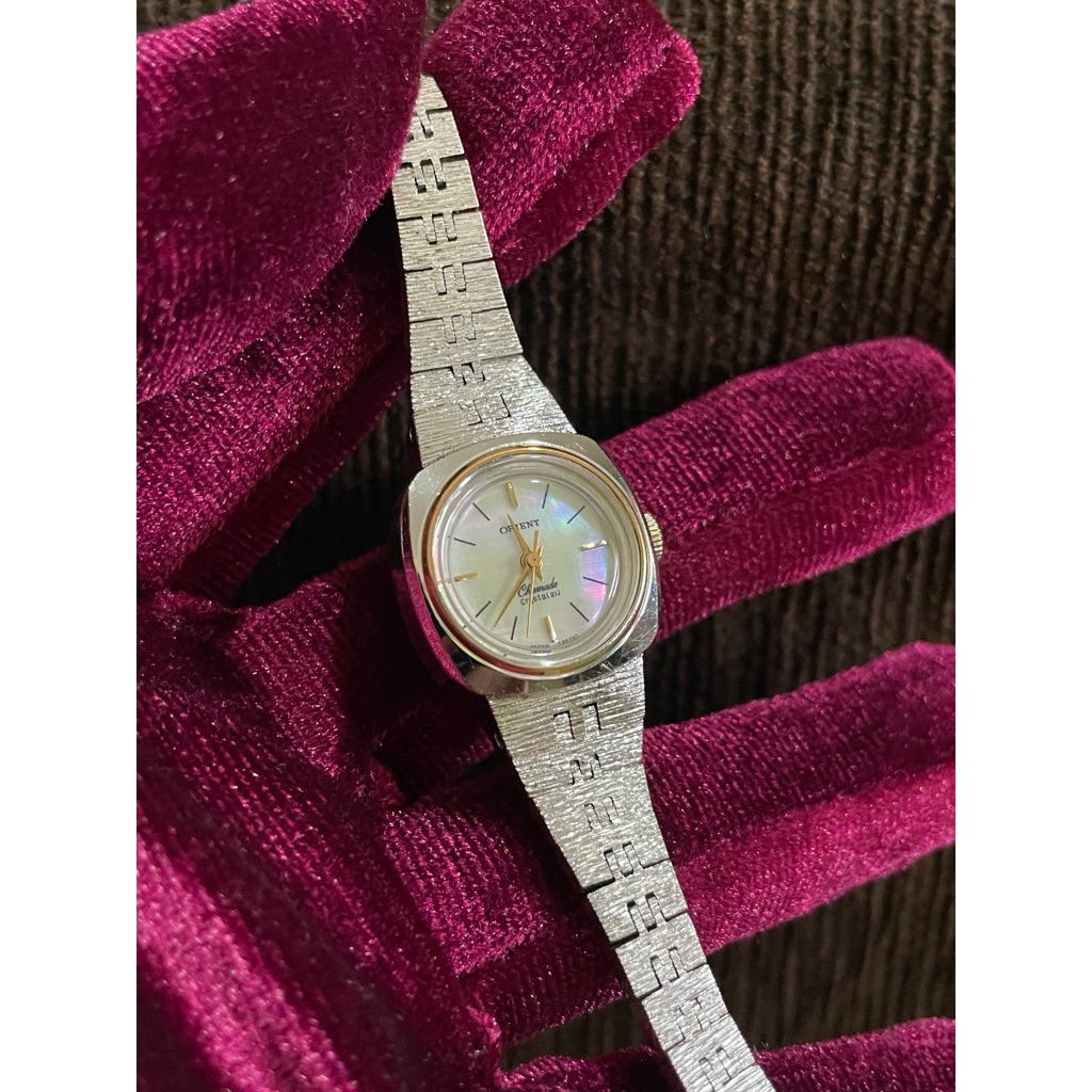 Jam Tangan Orient Chamade White MOP / Pearl Dial Crystal 21 Jewels Thick Gold Plated (TGP) Manual Wi