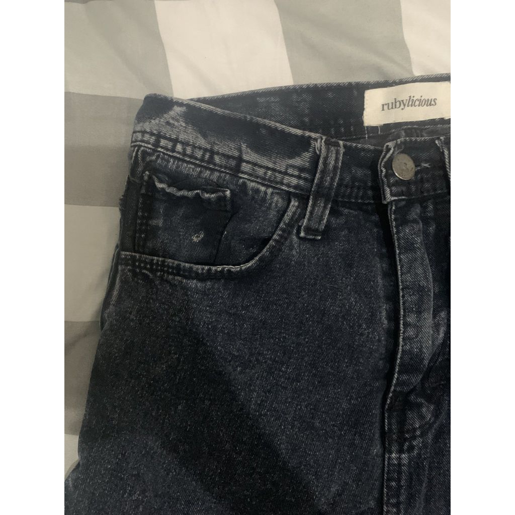 Preloved Jeans Hitam Rubylicious
