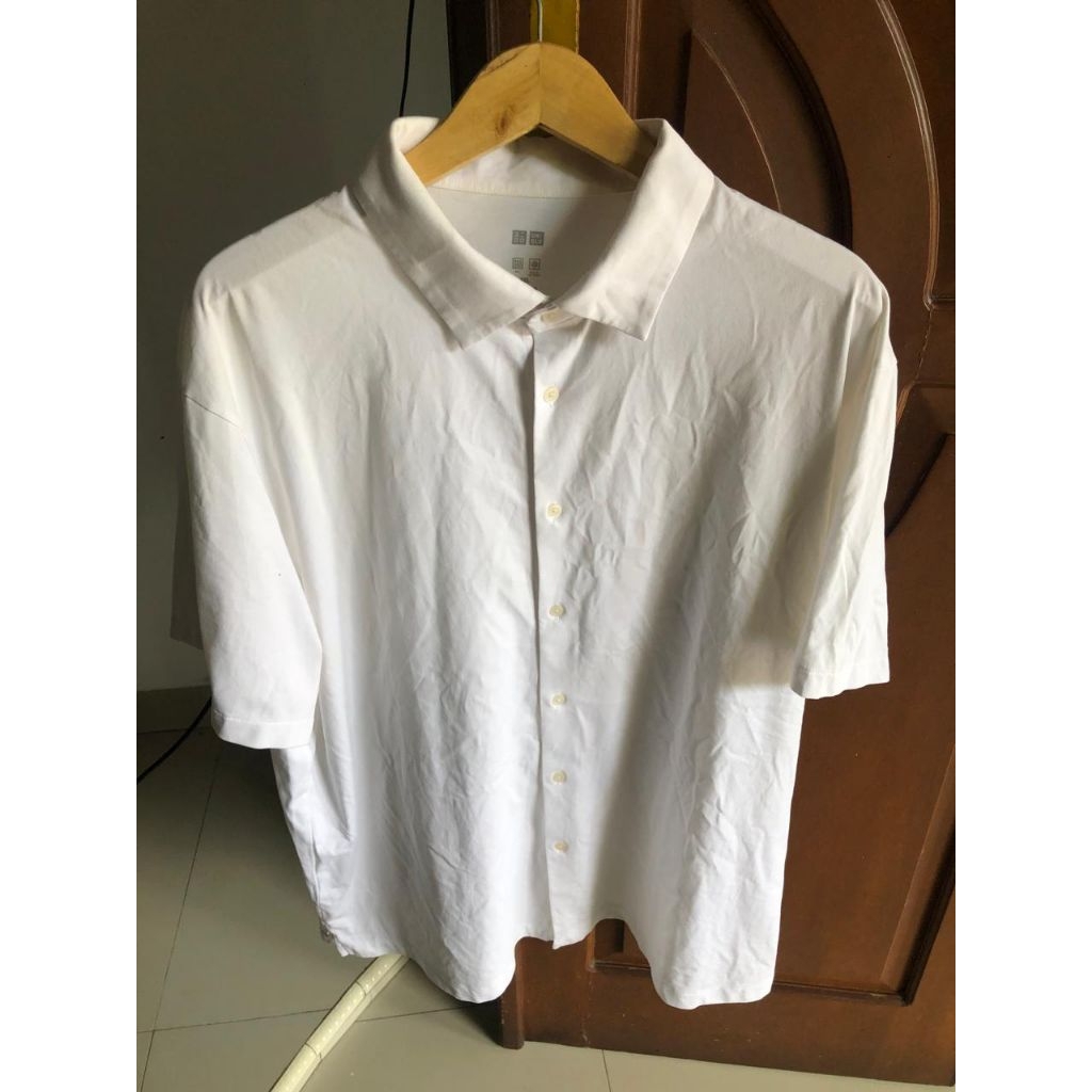 kemeja uniqlo AIRism