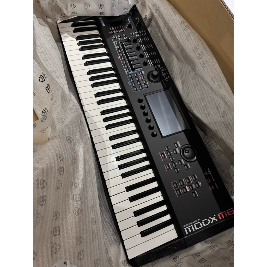 Keyboard Synthesizer Yamaha MODX M6