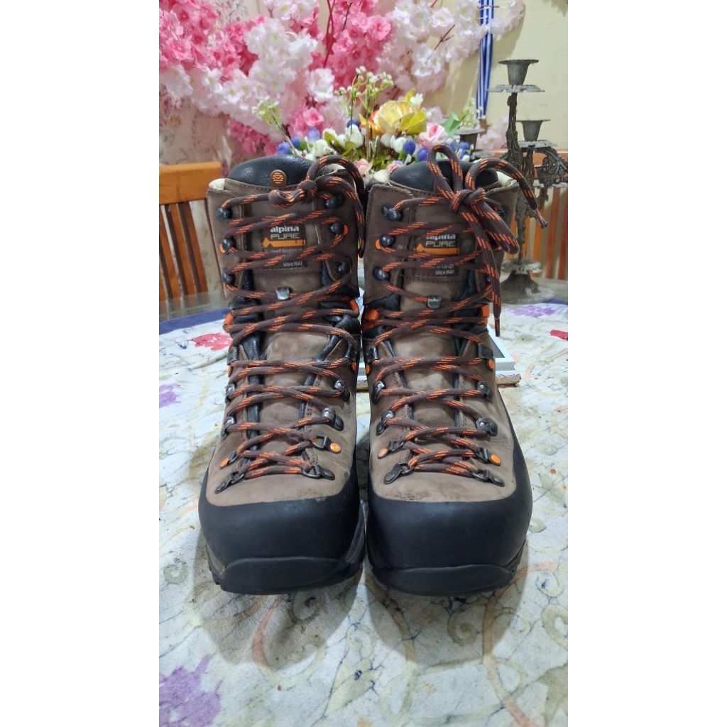 SEPATU OUTDOOR ALPINA