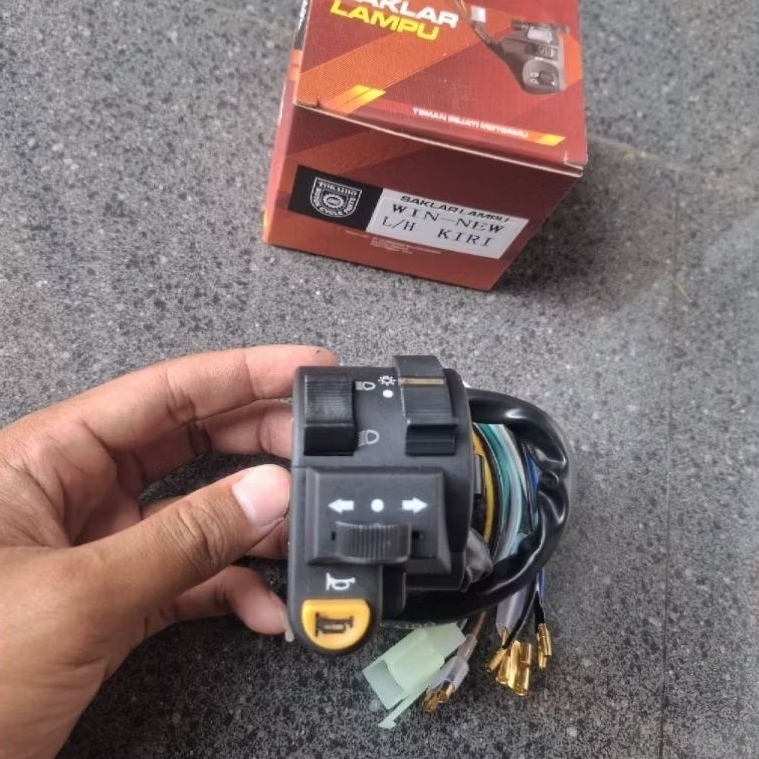 HOLDER SAKLAR KIRI HONDA WIN 100 OLD WIN NEW DETAIL ORIGINAL IMPORT