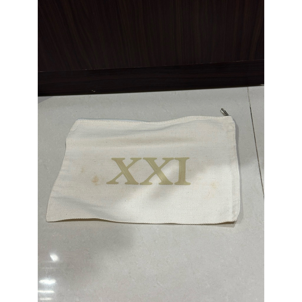 XXI Cafe x Coca Cola Clutch Merchandise