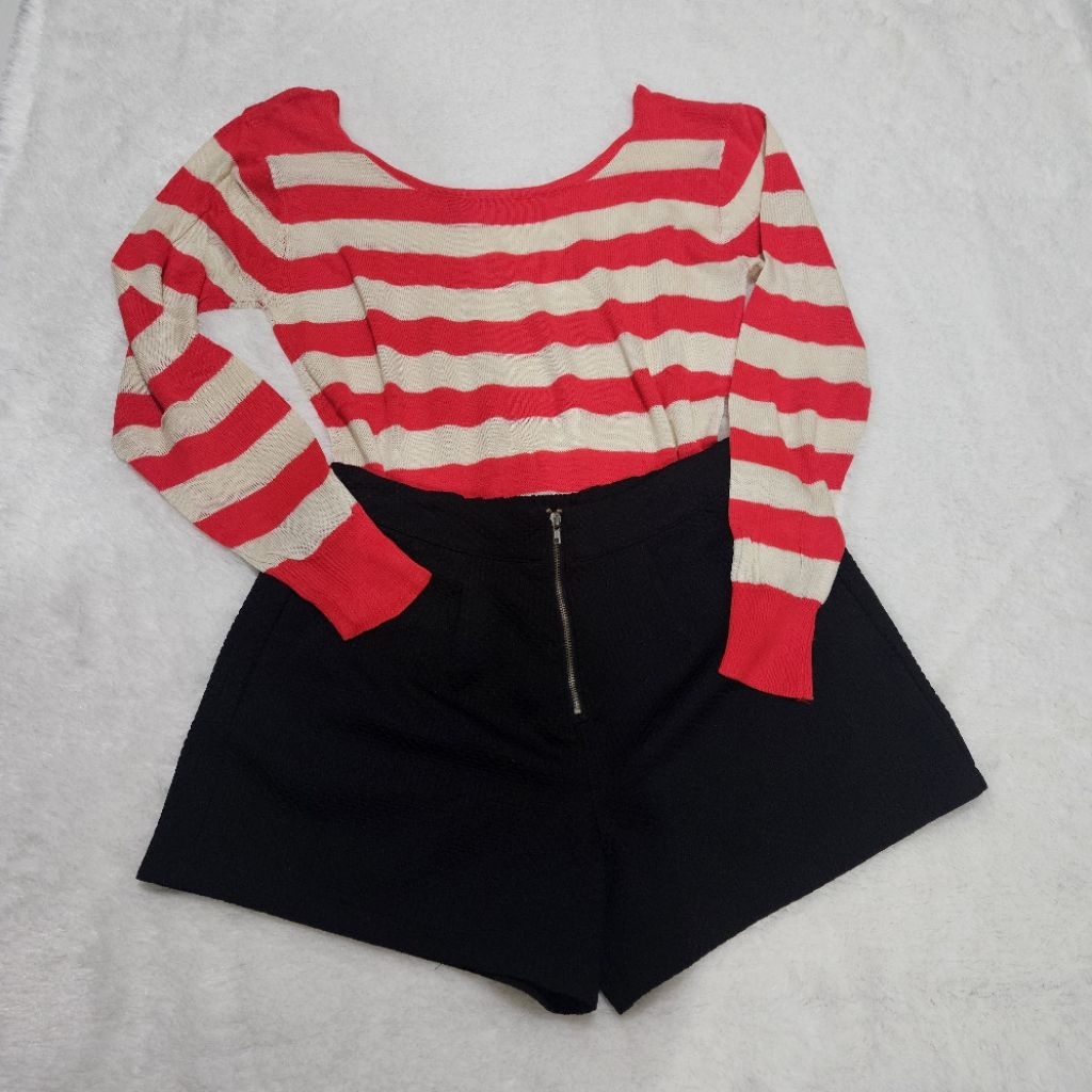 Preloved Baju / Atasan Rajut Wanita Leher Sabrina