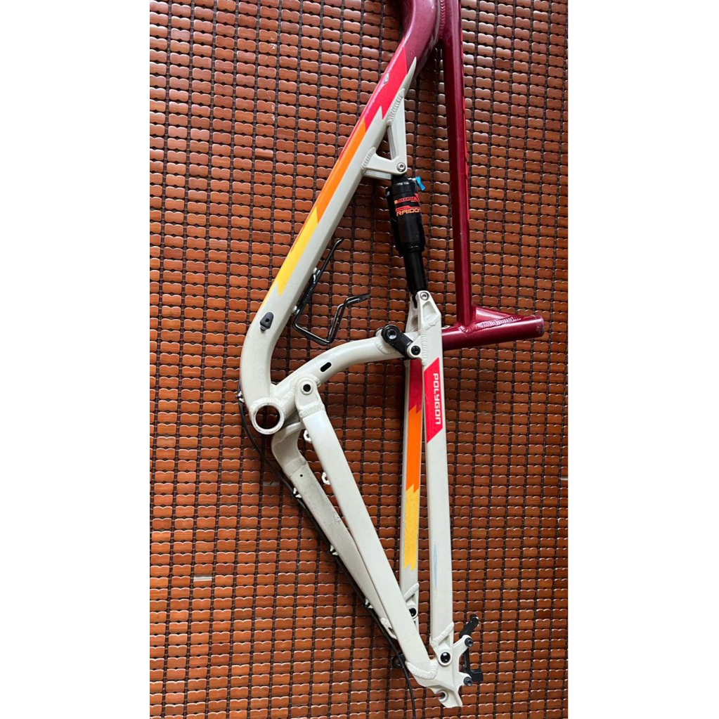 Frame polygon D5