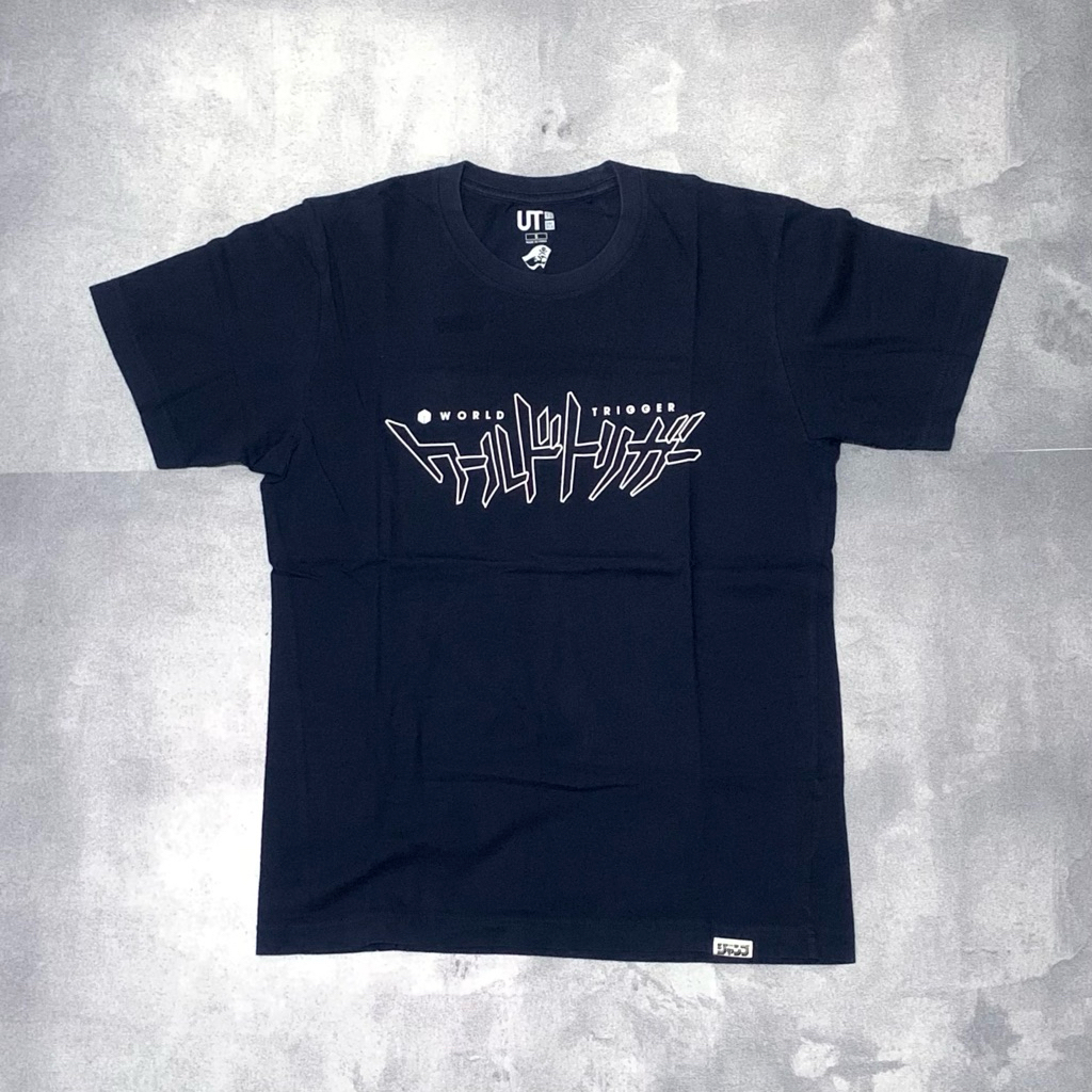 Kaos Uniqlo X World Trigger