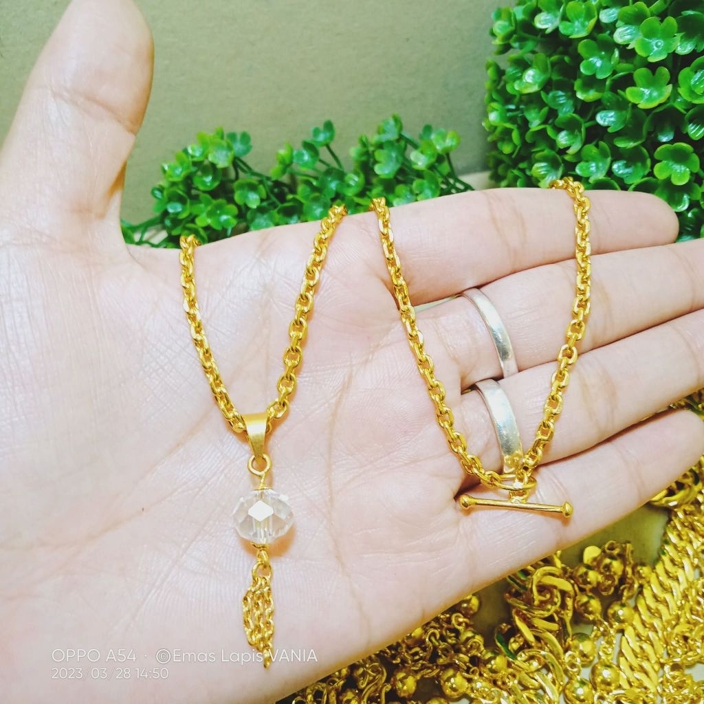 Liontin kristal ( Hanya liontin)