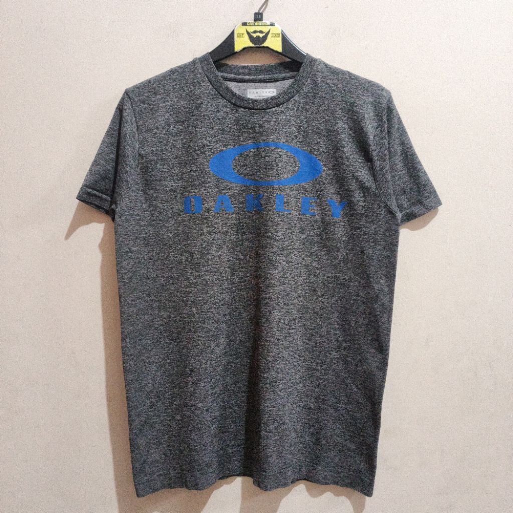 oakley big font logo t-shirt