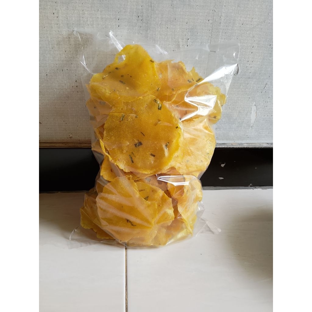 Camilan Kerupuk Mentah/ Samiler Mentah 1/2 KG