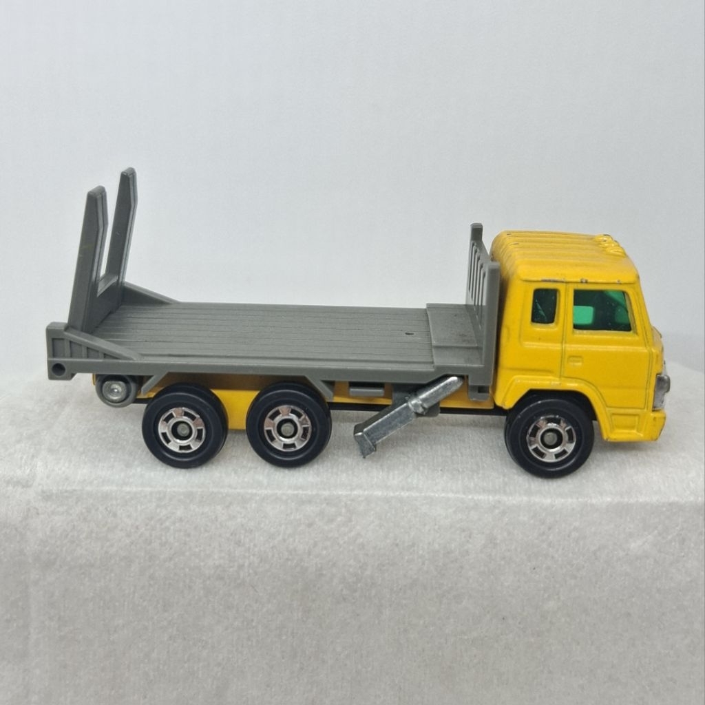 Hino Truck Carrier Tomica