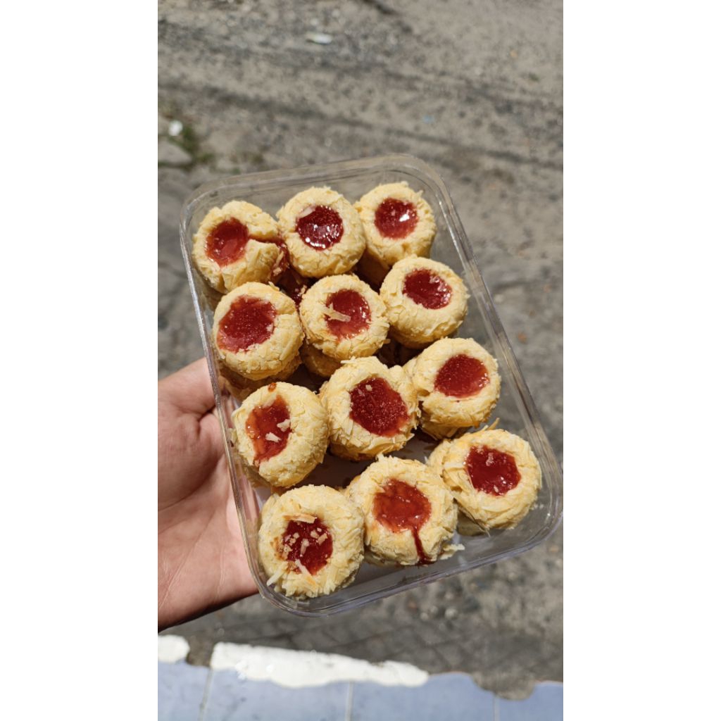 thumbprint strawberry