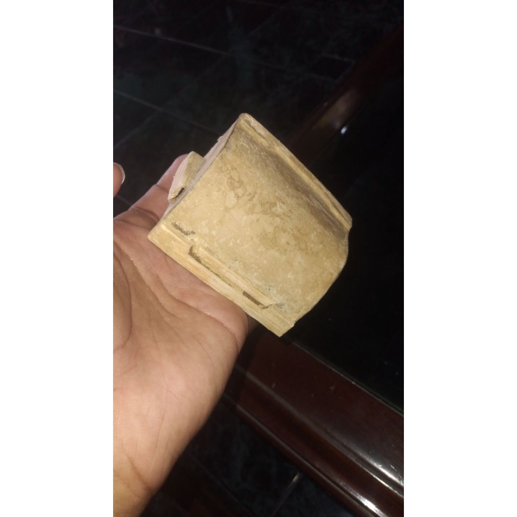 MAHKOTA MINIATUR TRUK PLASTIK