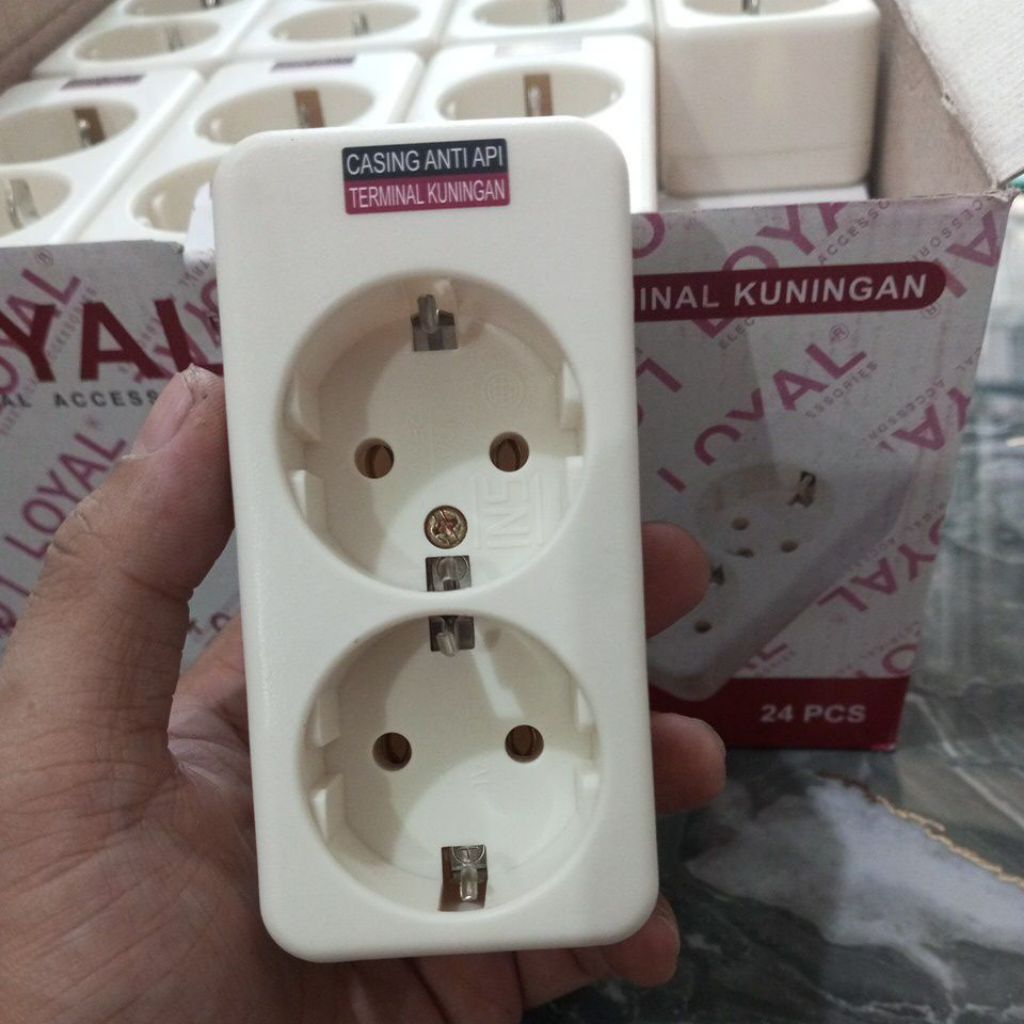 stop kontak listrik sni terminal 2 lubang loyal