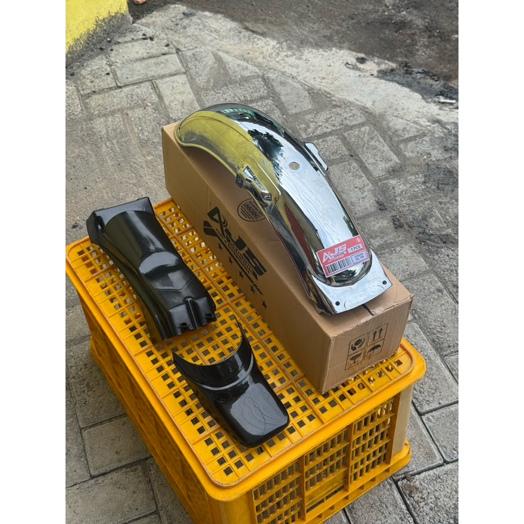 SLEBOR SPAKBOR KARET LUMPUR BELAKANG GL100 Gl125 K5  IMPOR FULLSET