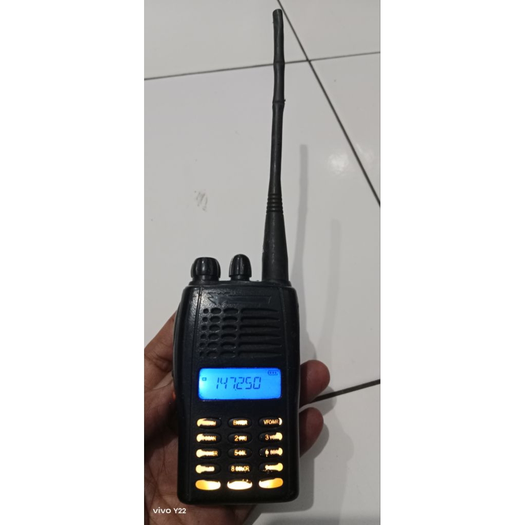 HT Weirwei 3288s second frek. VHF