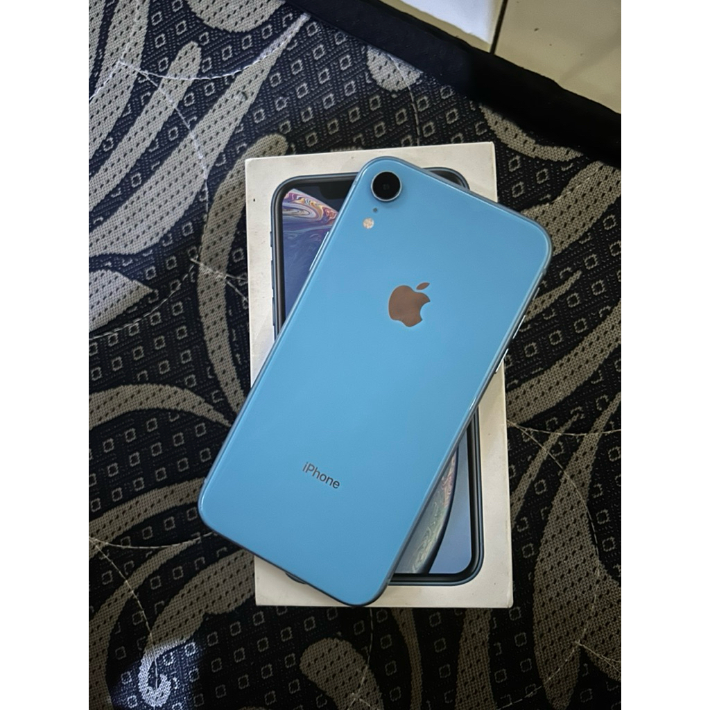iphone xr 64gb