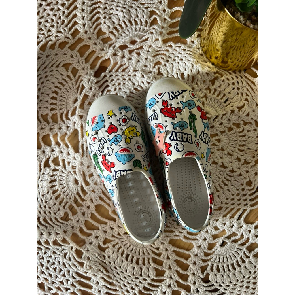 Sepatu Anak Native Size 28