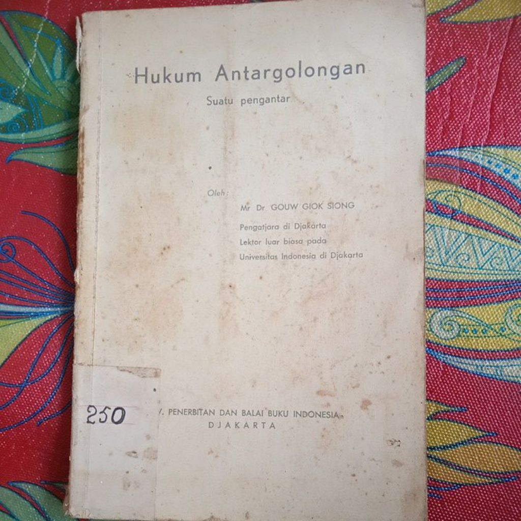 HUKUM ANTARGOLONGAN suatu pengantar