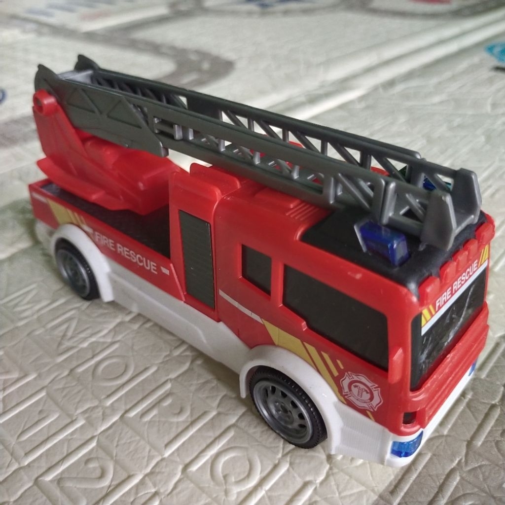 mainan mobilan bekas