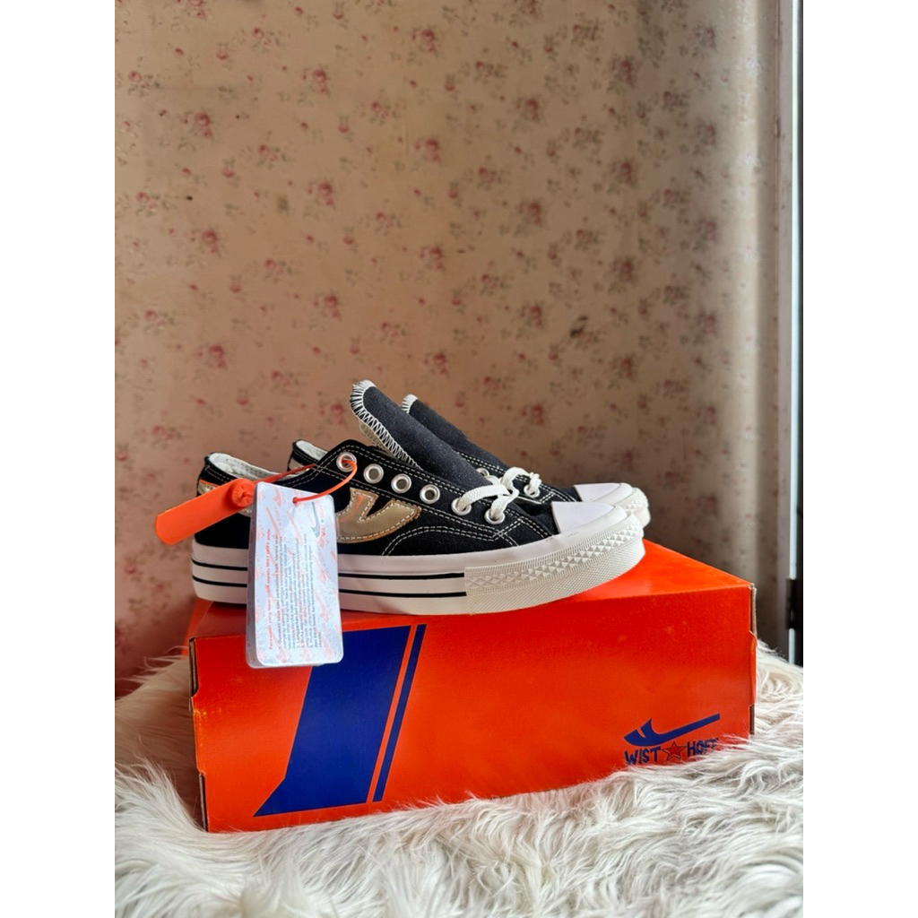 WISTOOF SHOES BLACK GOLD