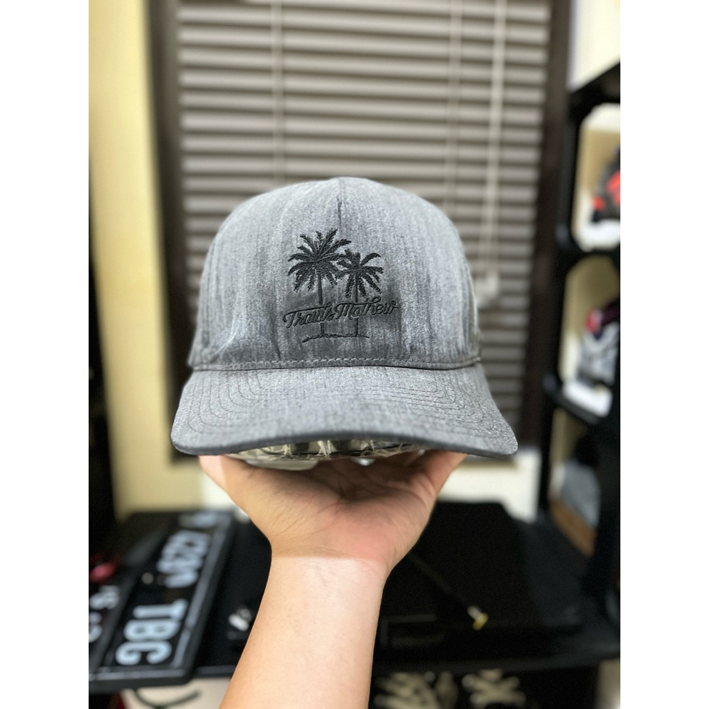 Topi Surfing Travis Mathew - Original