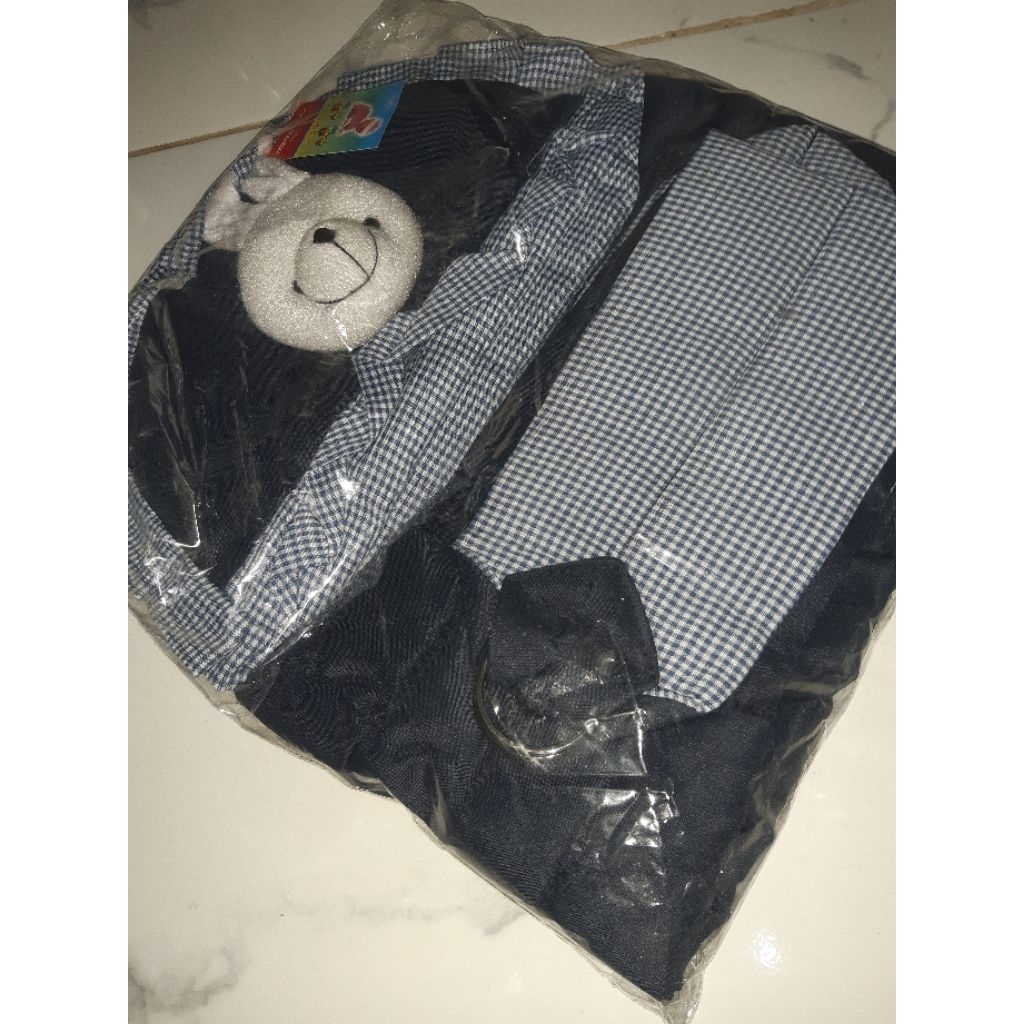 sepatu hibah bayi