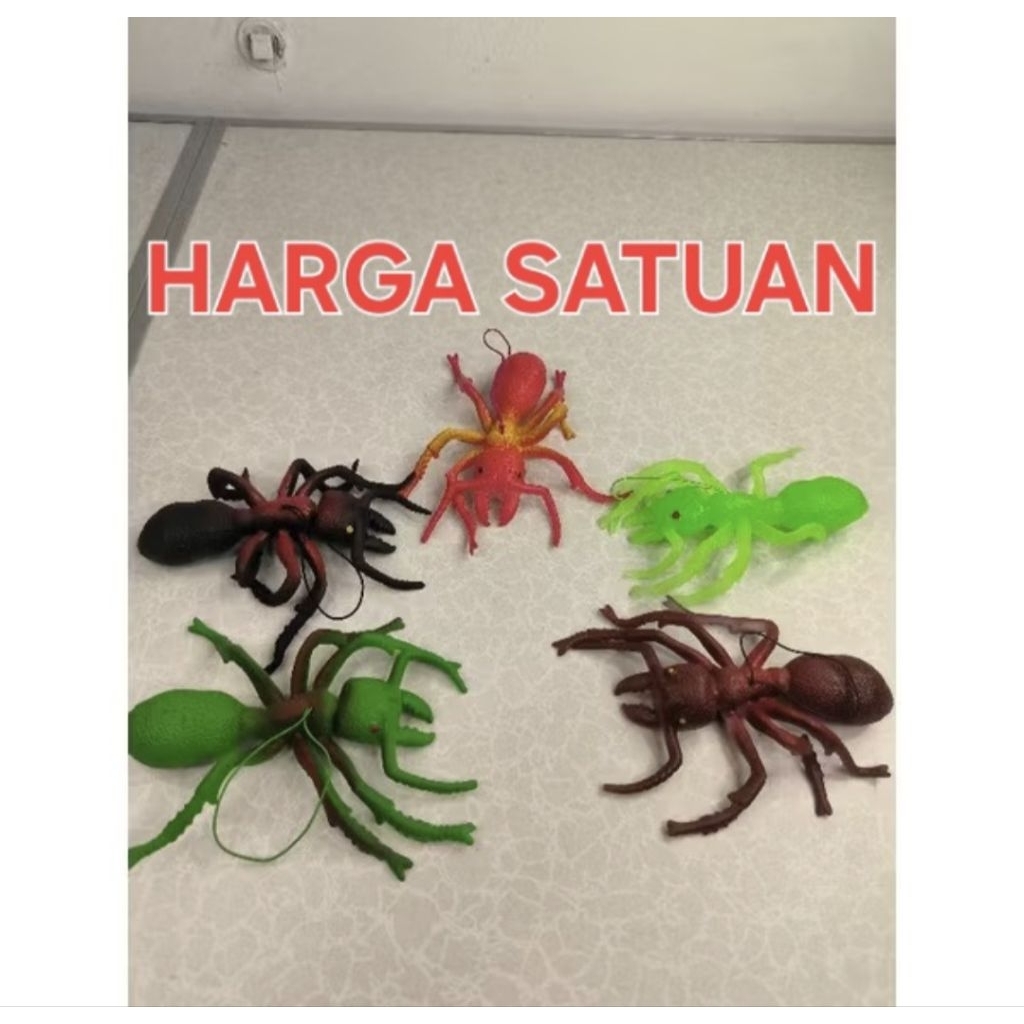 mainan karet semut besar
